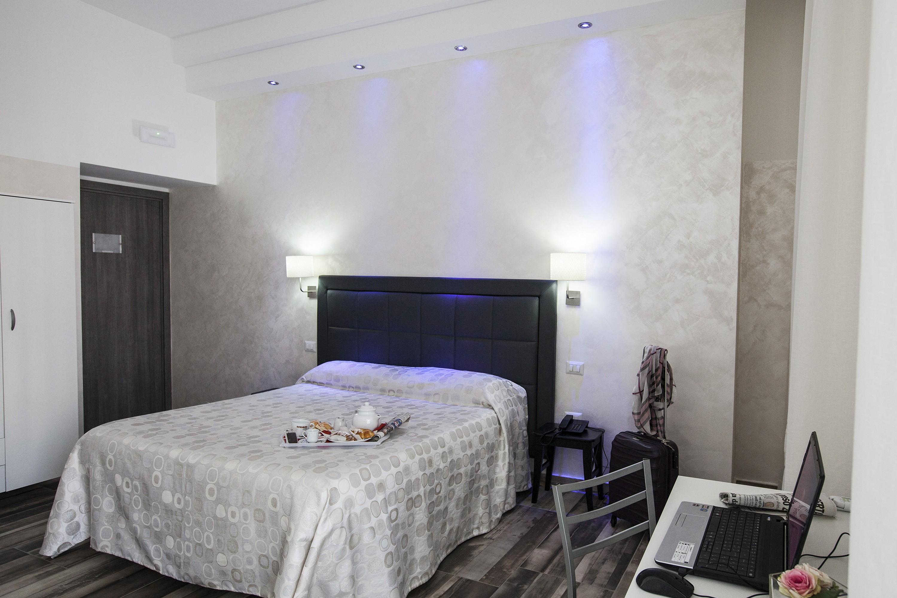 Bed and Breakfast Napoli Garibaldi Square Экстерьер фото
